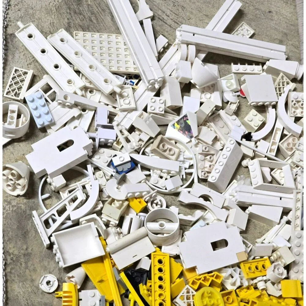 Lego and Lego Compatible Building Blocks White & Yellow Mixed Lot GA162